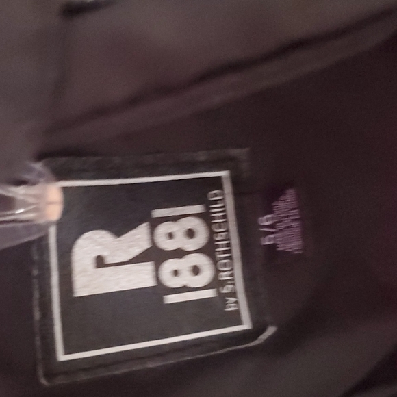 Girl coats perfect for the snow - Picture 3 of 4